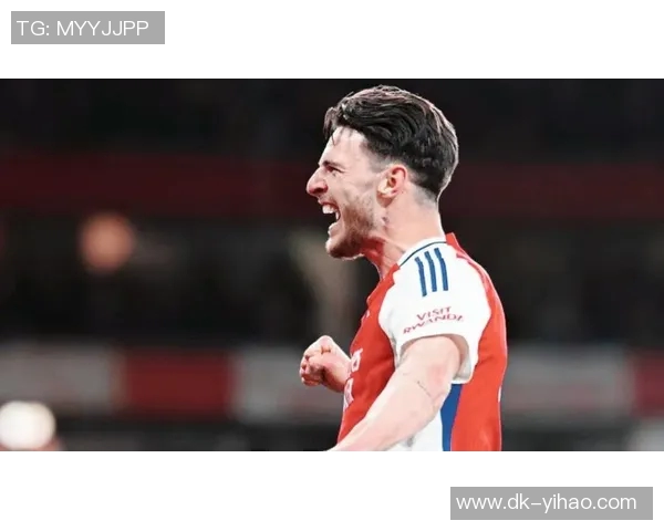 球星用球顶足球技惊四座展现绝佳控球技巧引发热议 球星用球顶足球技惊四座展现绝佳控球技巧引发热议