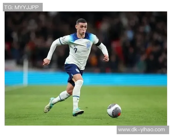 英格兰足球名将科尔辉煌生涯与绿茵场传奇再现