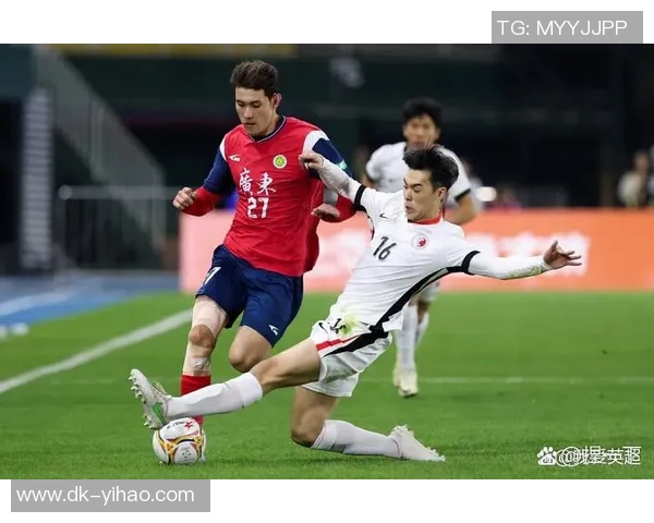 《足球星视界：聚焦全球足球新星崛起与未来潜力的精彩解析》