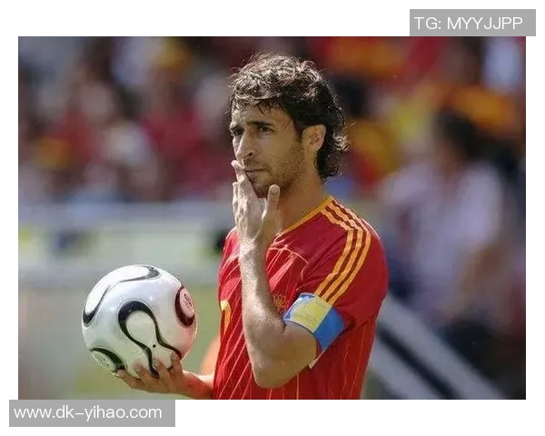 现世界第一足球球星:无可匹敌的巨星风采 现世界第一足球球星:无可匹敌的巨星风采